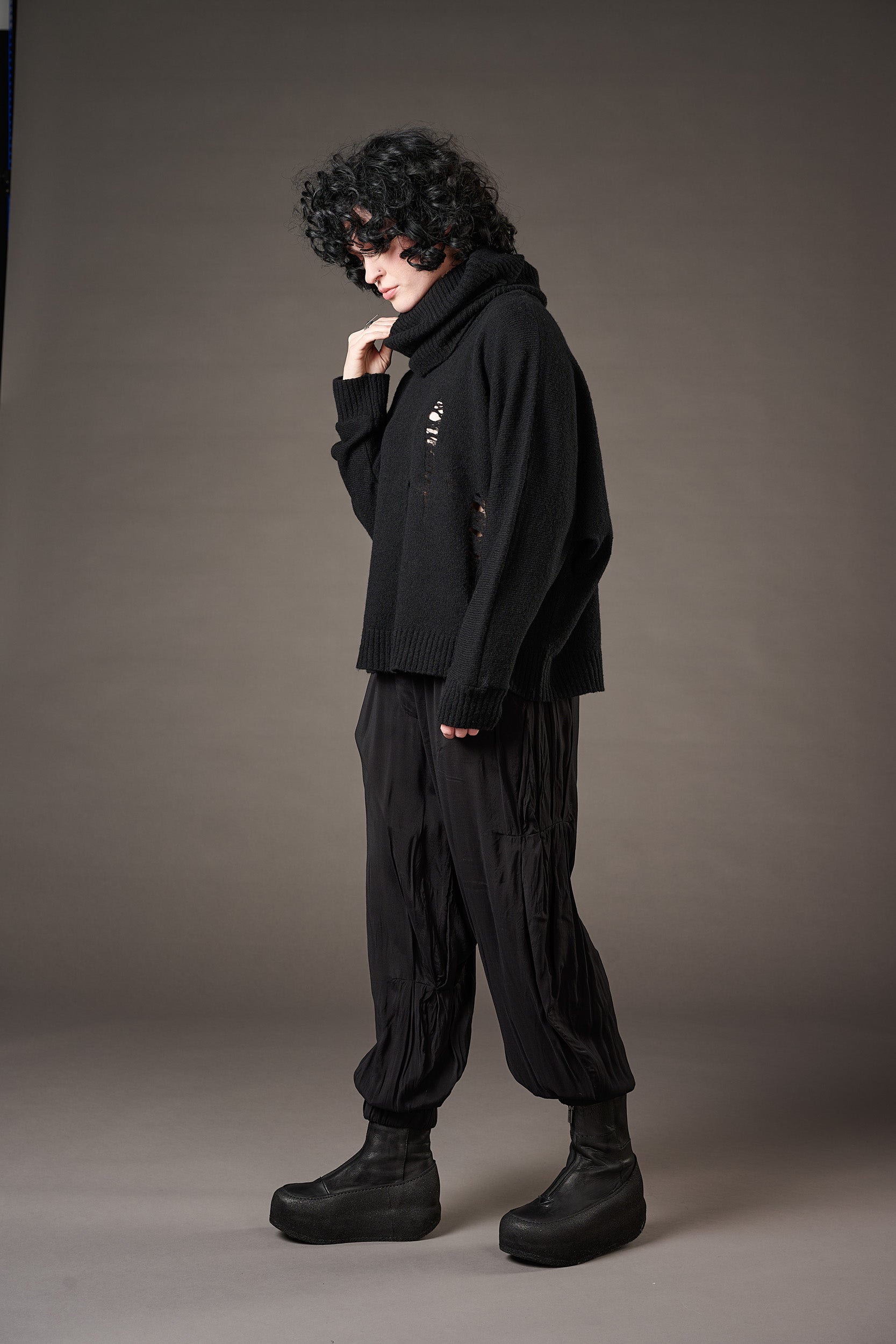 Romak - sweater with snood